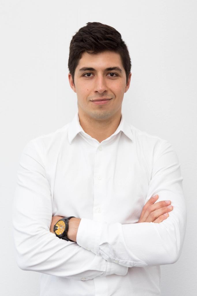 Artur Szymula, Account Manager